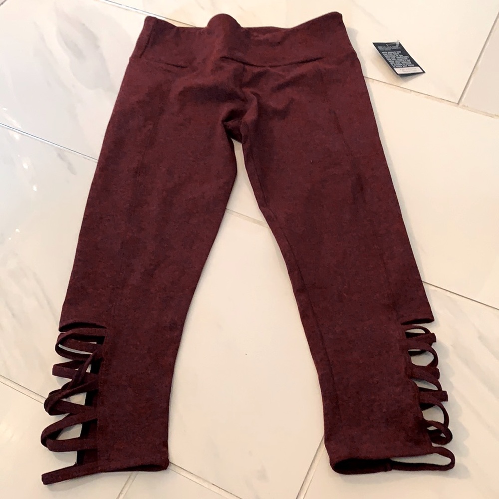 S/M Onzie Capri Leggings
